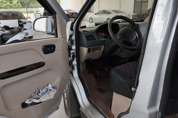 Used Wuling Rongguang 2014 1.5L S Standard Version Driver Seat
