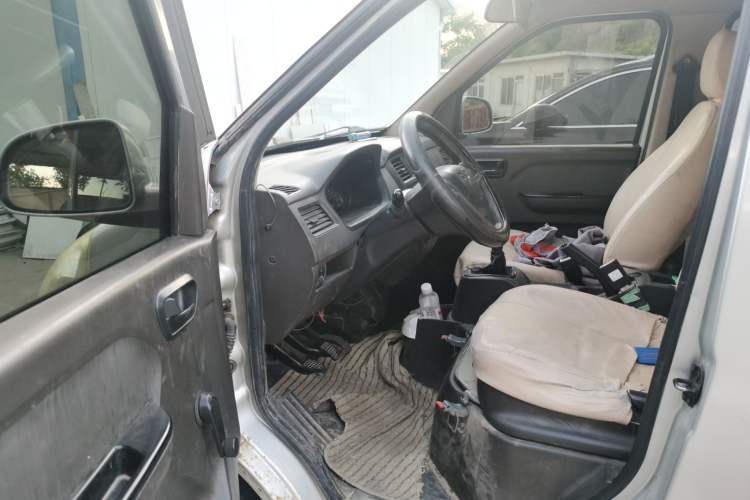 Used Wuling Rongguang 2014 1.2L S Base Model Driver Seat