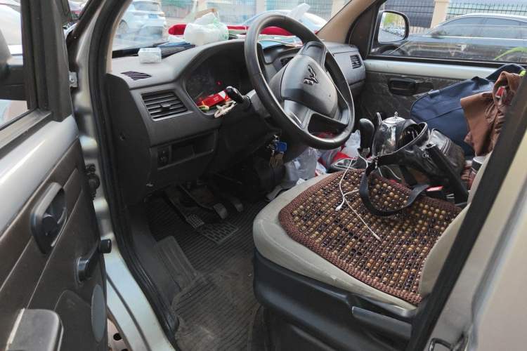 Used Wuling Rongguang 2014 1.2L S Base Model Driver Seat
