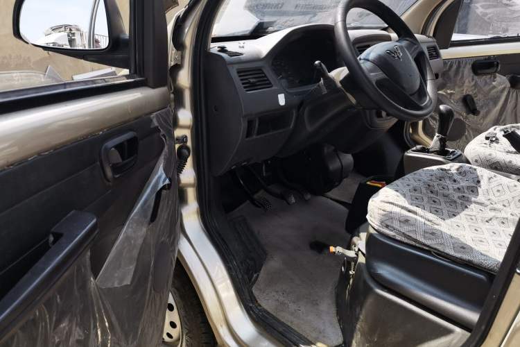 Used Wuling Rongguang 2014 1.5L S Base Version Driver Seat