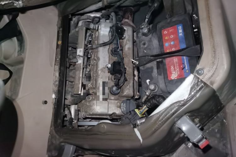 Used Wuling Rongguang 2014 1.2L S Standard Model Engine Bay