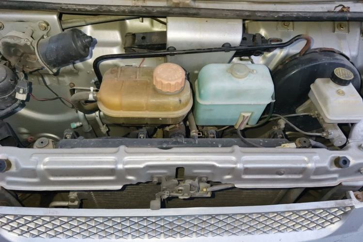 Used Wuling Rongguang 2014 1.2L S Base Model Engine Bay