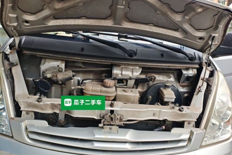 Used Wuling Rongguang 2014 1.2L S Base Model Engine Bay