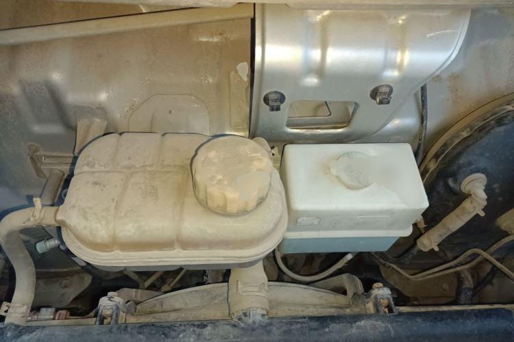 Used Wuling Rongguang 2014 1.2L S Standard Model Engine Bay