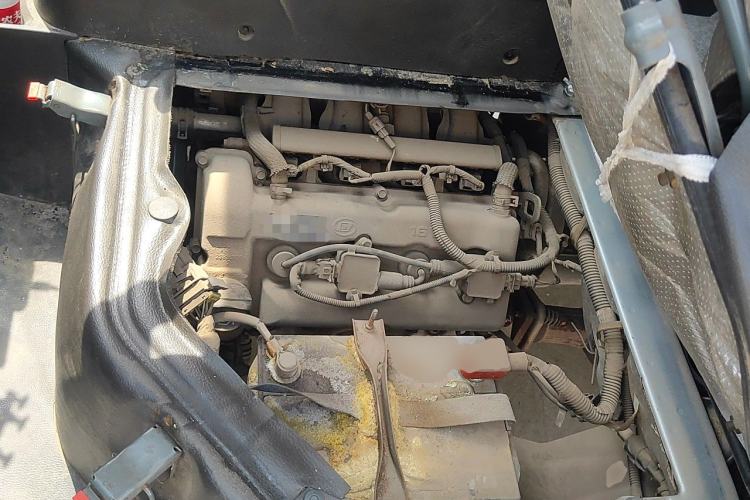 Used Wuling Rongguang 2014 1.2L S Base Model Engine Bay