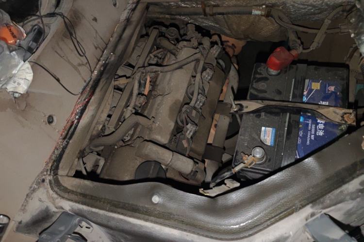 Used Wuling Rongguang 2014 1.2L S Standard Model Engine Bay