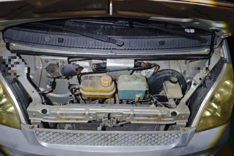 Used Wuling Rongguang 2014 1.2L S Base Model Engine Bay