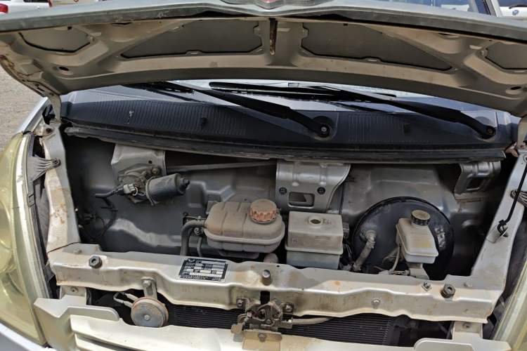 Used Wuling Rongguang 2014 1.5L S Standard Version Engine Bay