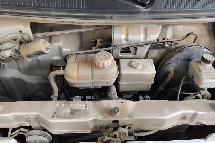 Used Wuling Rongguang 2014 1.5L S Standard Version Engine Bay