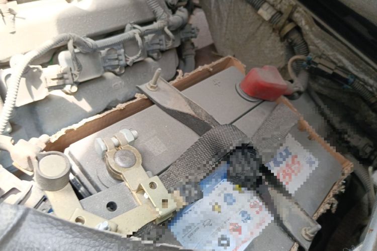 Used Wuling Rongguang 2014 1.2L S Base Model Engine Bay Left