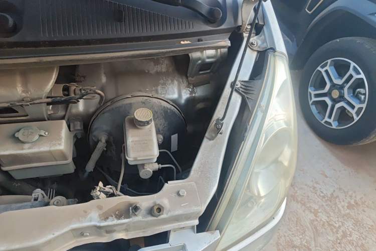 Used Wuling Rongguang 2014 1.2L S Base Model Engine Bay Left