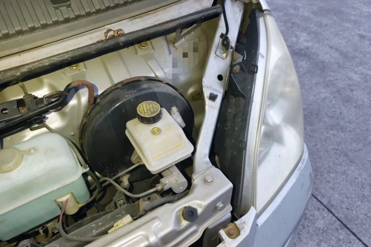 Used Wuling Rongguang 2014 1.2L S Base Model Engine Bay Left