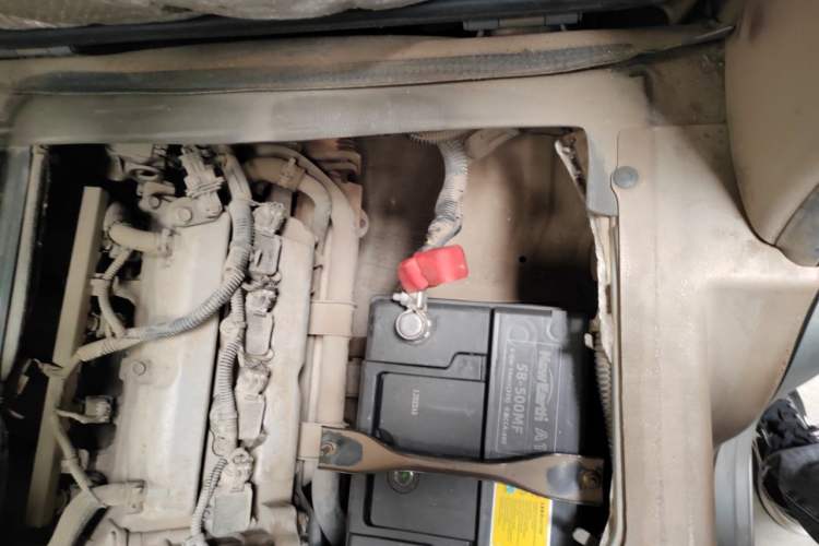 Used Wuling Rongguang 2014 1.2L S Standard Model Engine Bay Left