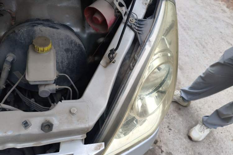 Used Wuling Rongguang 2014 1.2L S Base Model Engine Bay Left