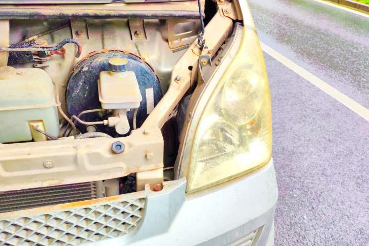 Used Wuling Rongguang 2014 1.2L S Standard Model Engine Bay Left