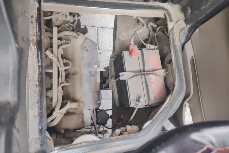 Used Wuling Rongguang 2014 1.2L S Standard Model Engine Bay Left
