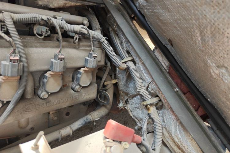 Used Wuling Rongguang 2014 1.5L S Standard Version Engine Bay Left