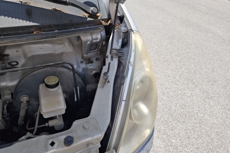 Used Wuling Rongguang 2014 1.2L S Standard Model Engine Bay Left