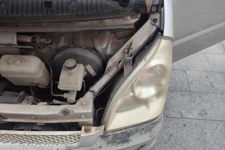 Used Wuling Rongguang 2014 1.2L S Base Model Engine Bay Left