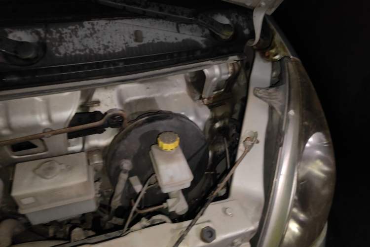 Used Wuling Rongguang 2014 1.2L S Standard Model Engine Bay Left