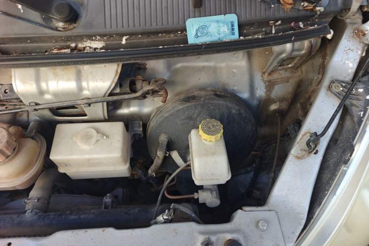 Used Wuling Rongguang 2014 1.2L S Base Model Engine Bay Left