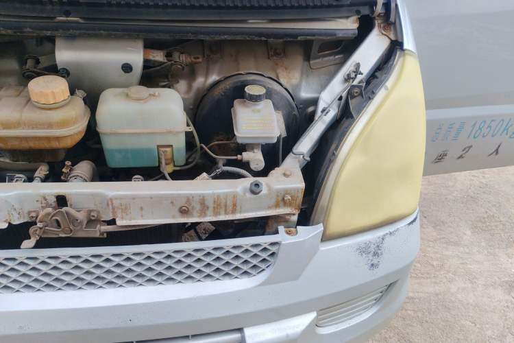 Used Wuling Rongguang 2014 1.2L S Base Model Engine Bay Left