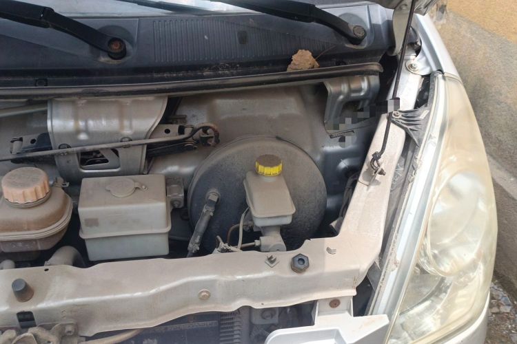 Used Wuling Rongguang 2014 1.2L S Base Model Engine Bay Left