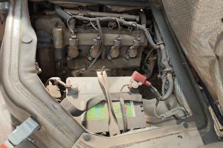 Used Wuling Rongguang 2014 1.5L S Standard Version Engine Bay