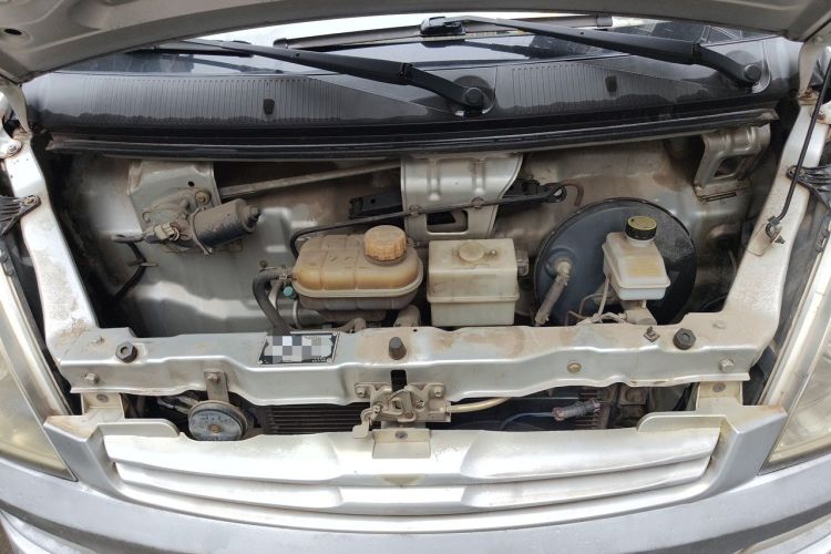 Used Wuling Rongguang 2014 1.2L S Base Model Engine Bay