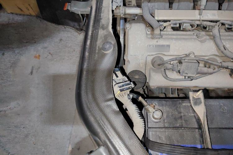 Used Wuling Rongguang 2014 1.2L S Base Model Engine Bay Right