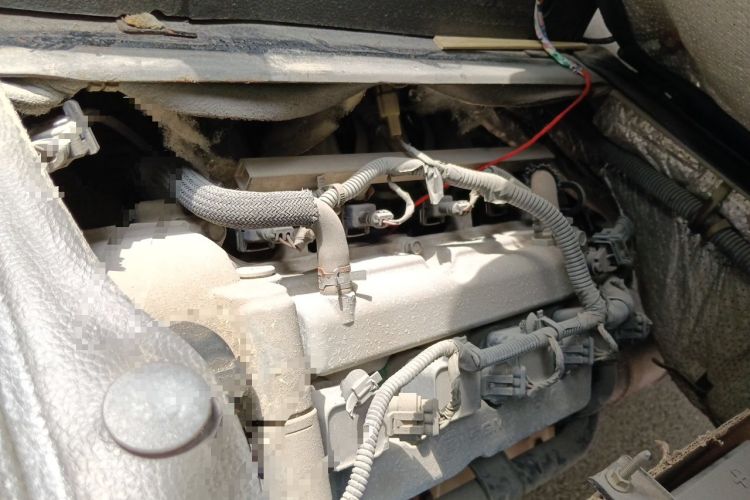 Used Wuling Rongguang 2014 1.2L S Base Model Engine Bay Right