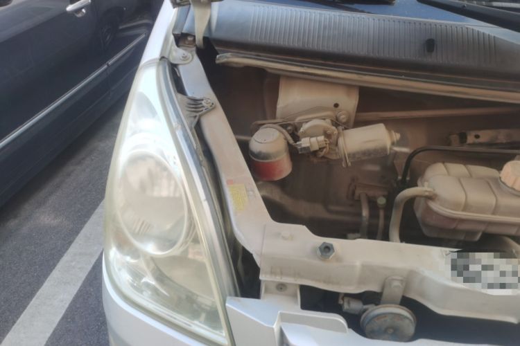 Used Wuling Rongguang 2014 1.2L S Standard Model Engine Bay Right