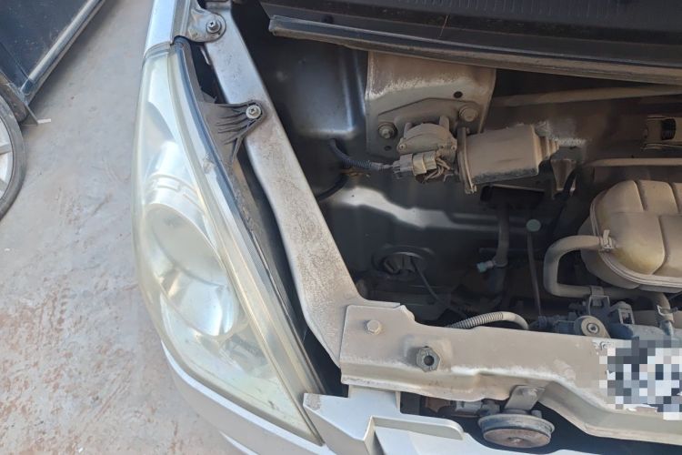 Used Wuling Rongguang 2014 1.2L S Base Model Engine Bay Right