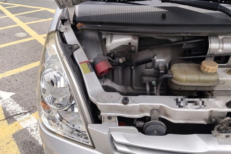 Used Wuling Rongguang 2014 1.2L S Standard Model Engine Bay Right