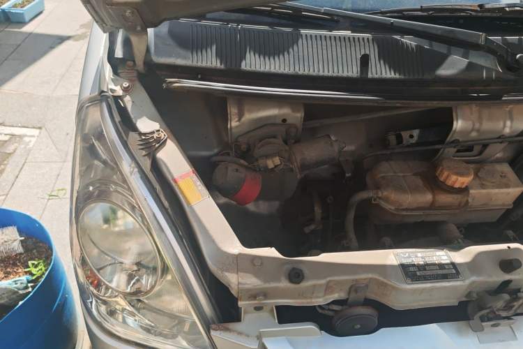 Used Wuling Rongguang 2014 1.2L S Standard Model Engine Bay Right