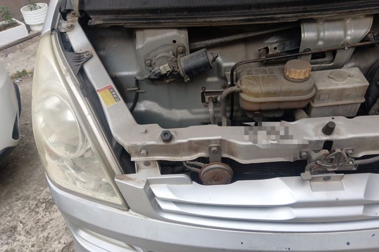Used Wuling Rongguang 2014 1.2L S Base Model Engine Bay Right