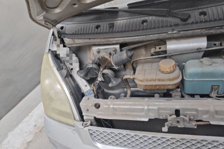 Used Wuling Rongguang 2014 1.2L S Base Model Engine Bay Right