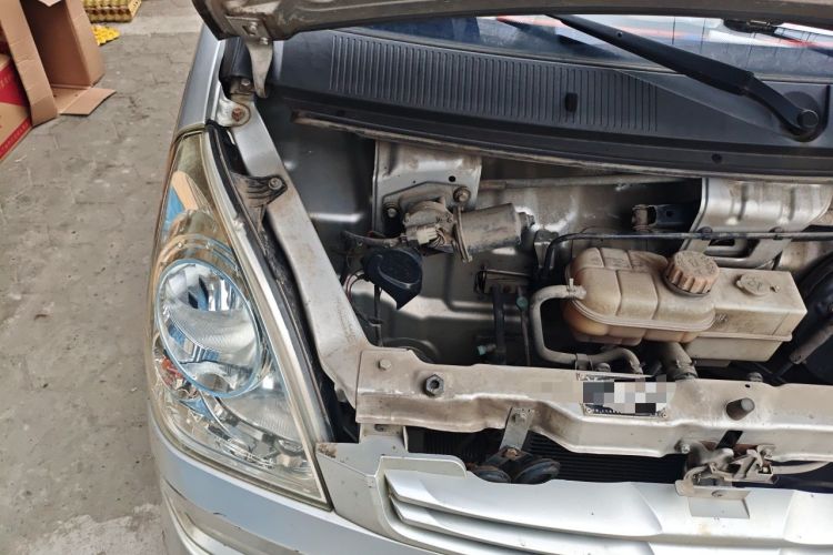 Used Wuling Rongguang 2014 1.2L S Base Model Engine Bay Right