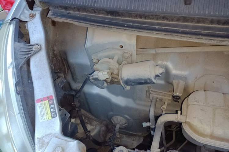 Used Wuling Rongguang 2014 1.2L S Standard Model Engine Bay Right
