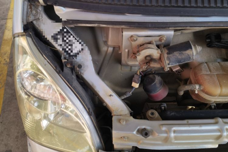 Used Wuling Rongguang 2014 1.2L S Base Model Engine Bay Right