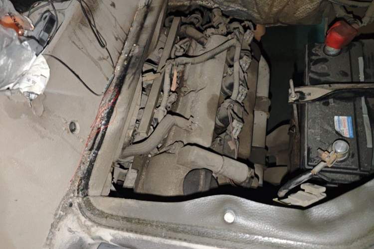 Used Wuling Rongguang 2014 1.2L S Standard Model Engine Bay Right