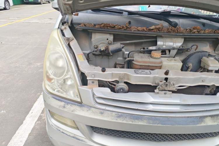 Used Wuling Rongguang 2014 1.2L S Standard Model Engine Bay Right