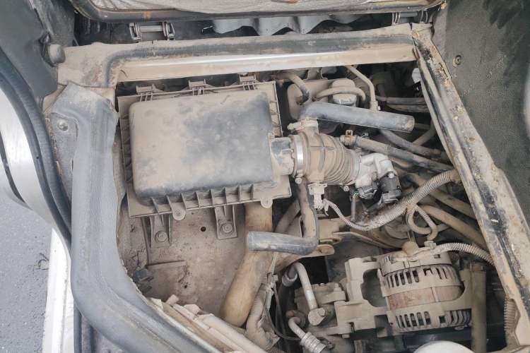Used Wuling Rongguang 2014 1.2L S Standard Model Engine Bay Right