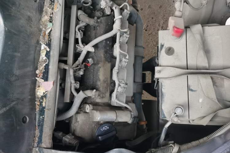 Used Wuling Rongguang 2014 1.2L S Base Model Engine Bay Right
