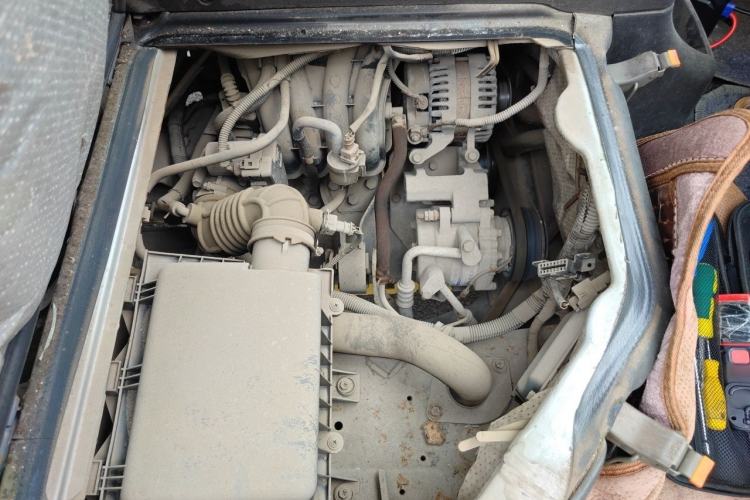 Used Wuling Rongguang 2014 1.2L S Base Model Engine Bay Right