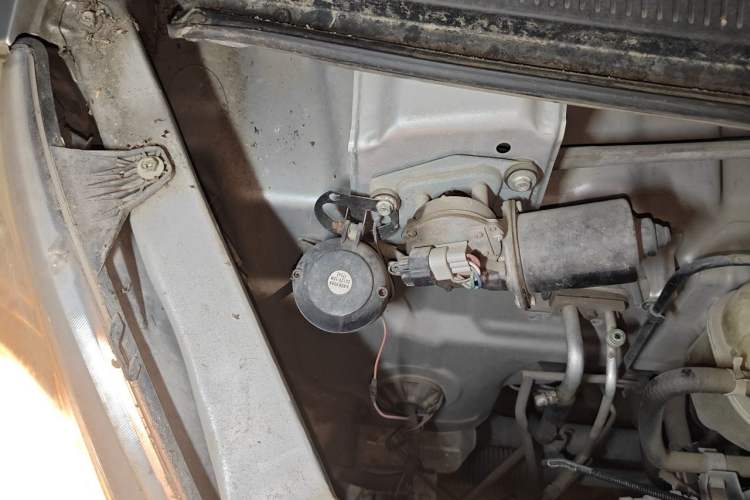 Used Wuling Rongguang 2014 1.2L S Base Model Engine Bay Right