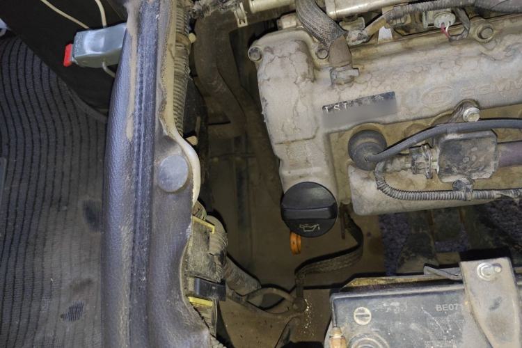 Used Wuling Rongguang 2014 1.2L S Base Model Engine Bay Right