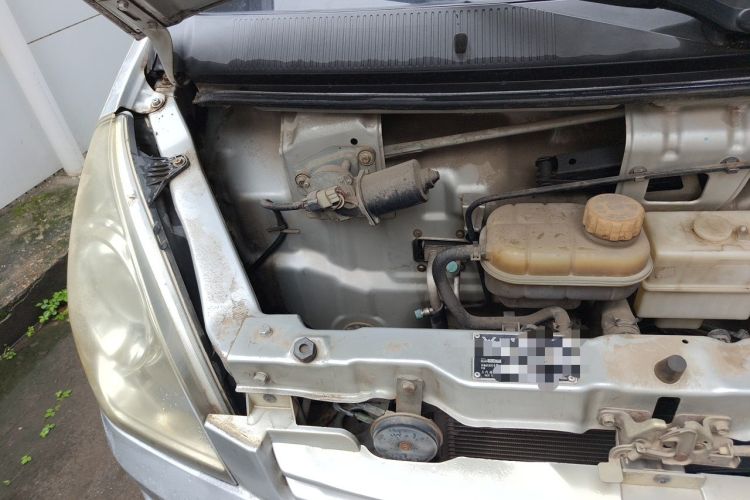 Used Wuling Rongguang 2014 1.2L S Base Model Engine Bay Right