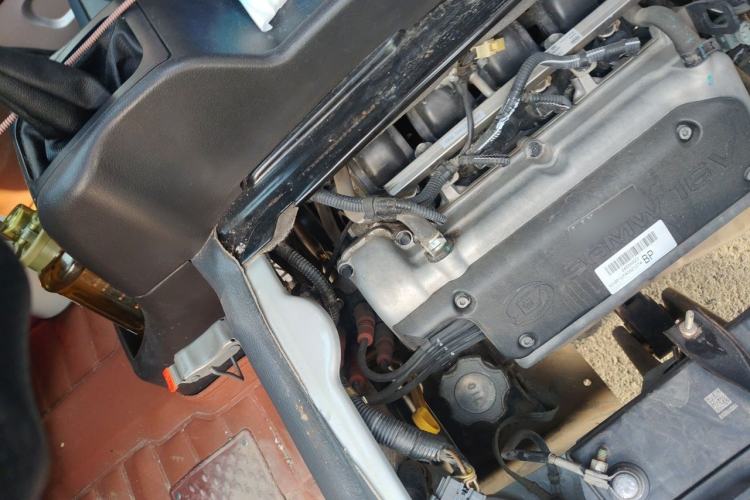 Used Wuling Rongguang 2014 1.2L S Base Model Engine Bay Right