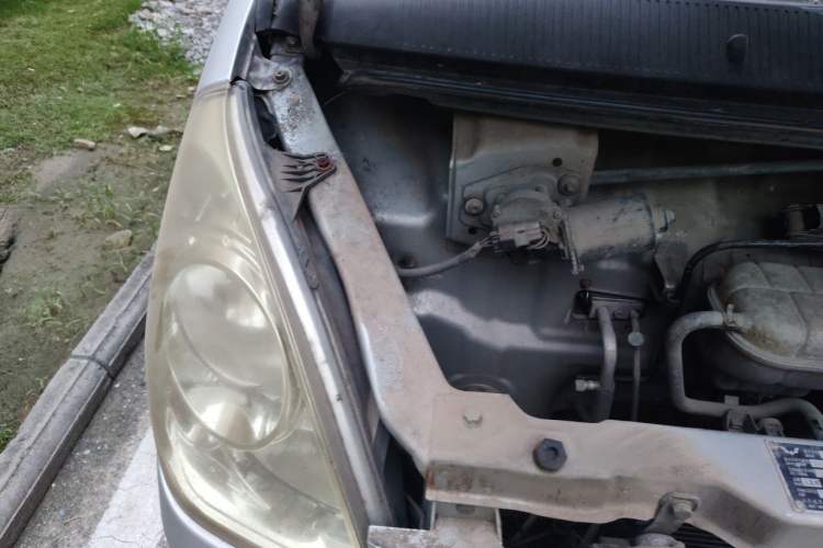 Used Wuling Rongguang 2014 1.2L S Base Model Engine Bay Right
